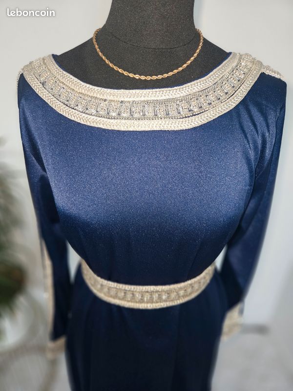 Robe bleu marine (image 5)