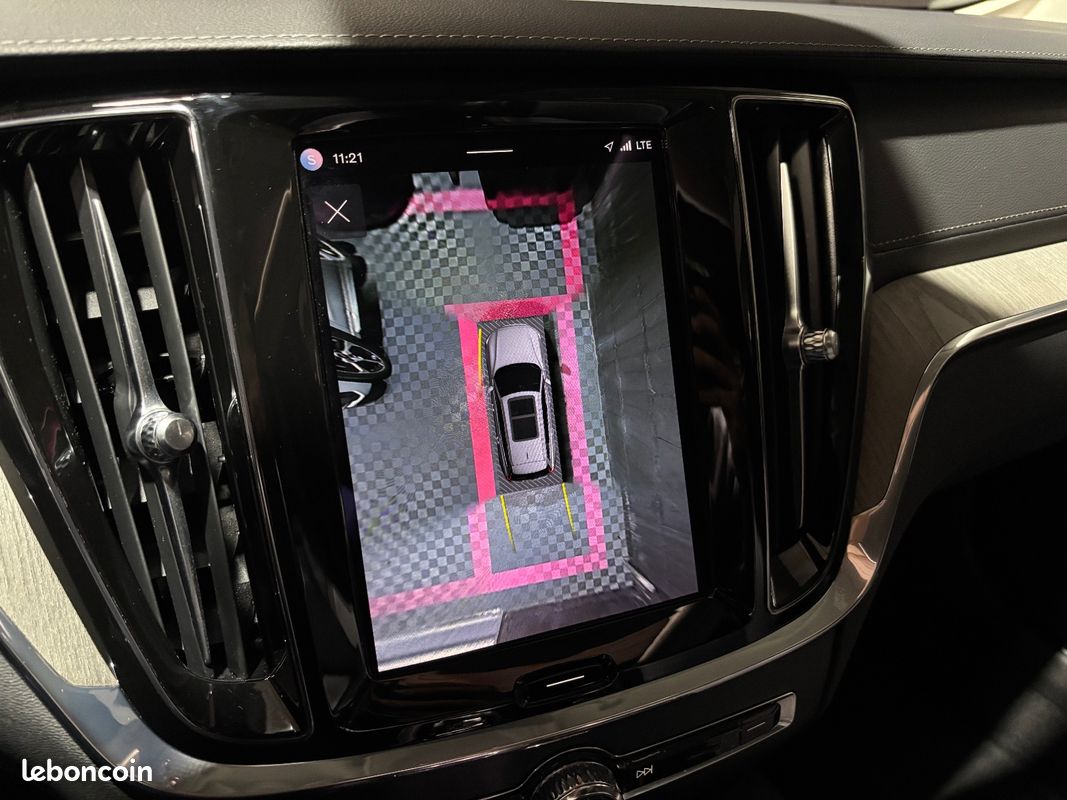 VOLVO V60 T6 AWD Hybride Recharge 253 ch + 145 ch Geartronic 8 Ultimate - SUIVI COMPLET VOLVO / ORIGINE FRANCE (image 24)