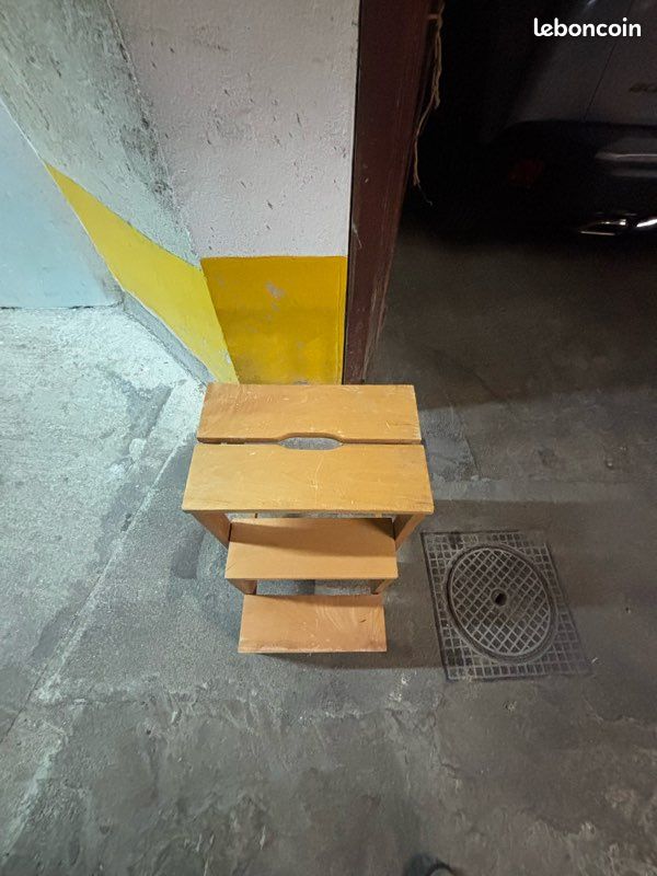 Tabouret, escabeau en bois, massif (image 1)