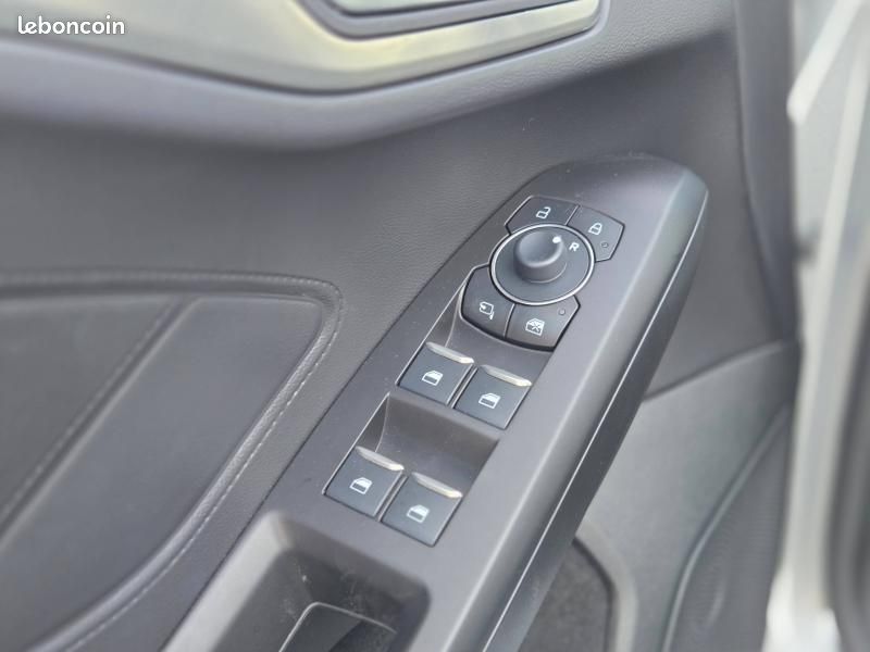 Ford Focus 1.0 EcoBoost mHEV 125ch Titanium X Business (image 20)