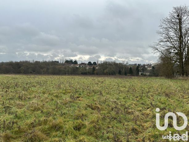 Terrain 10748 m² Courtenay