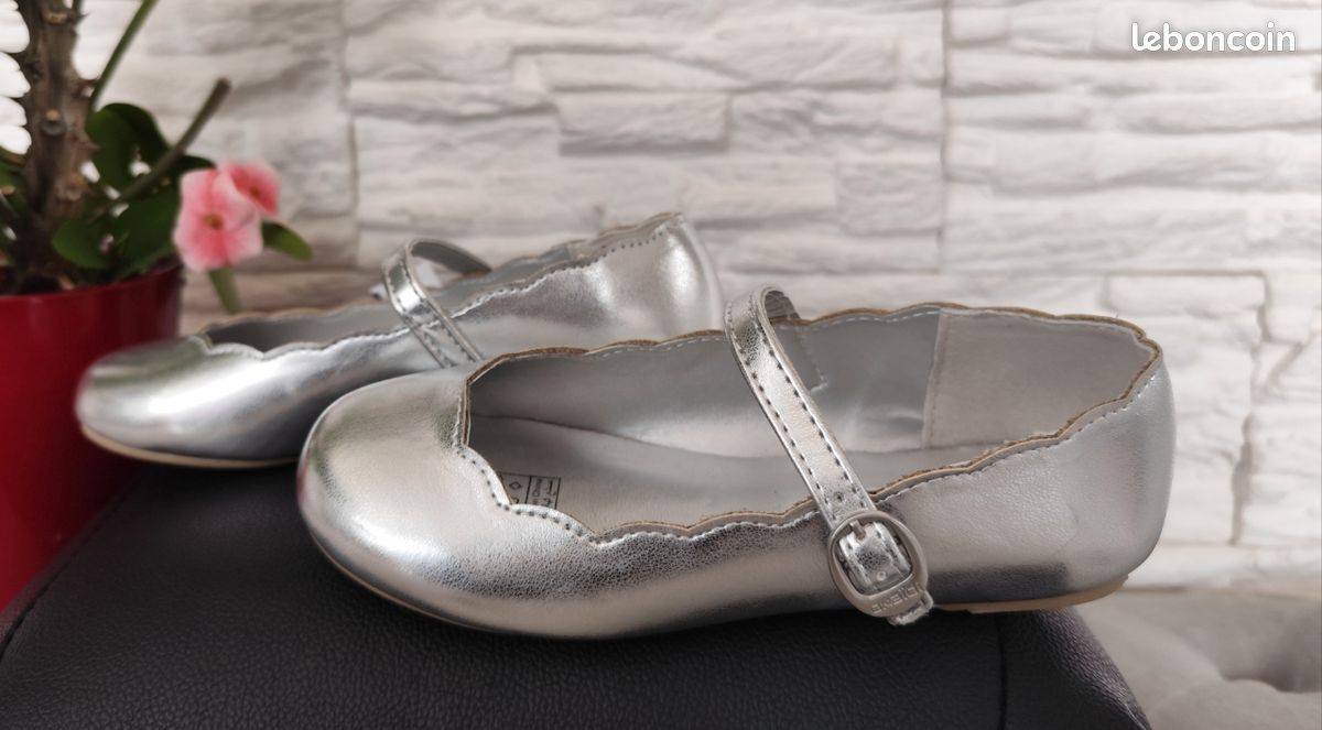 Ballerines Okaïdi neuves argentées en cuir
pointure
31 (image 3)