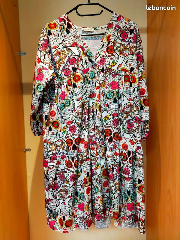 Robe "tête" de mort" multicolore taille M (image 1)