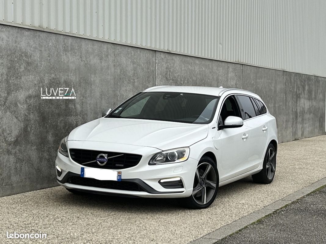VOLVO V60 Plug-in Hybrid D6 AWD 215 + 68 ch R-Design Geartronic A (image 1)