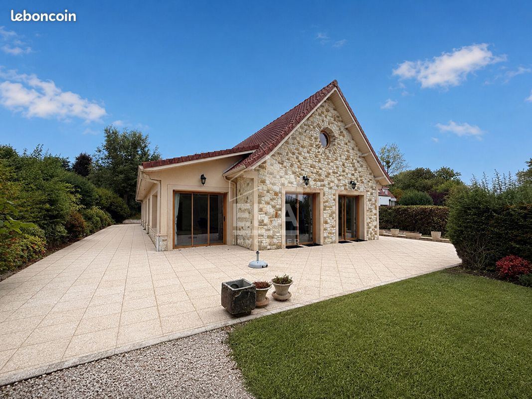 Maison 6 pièces 226 m² · à Condette · 226 m² · 592 000 €