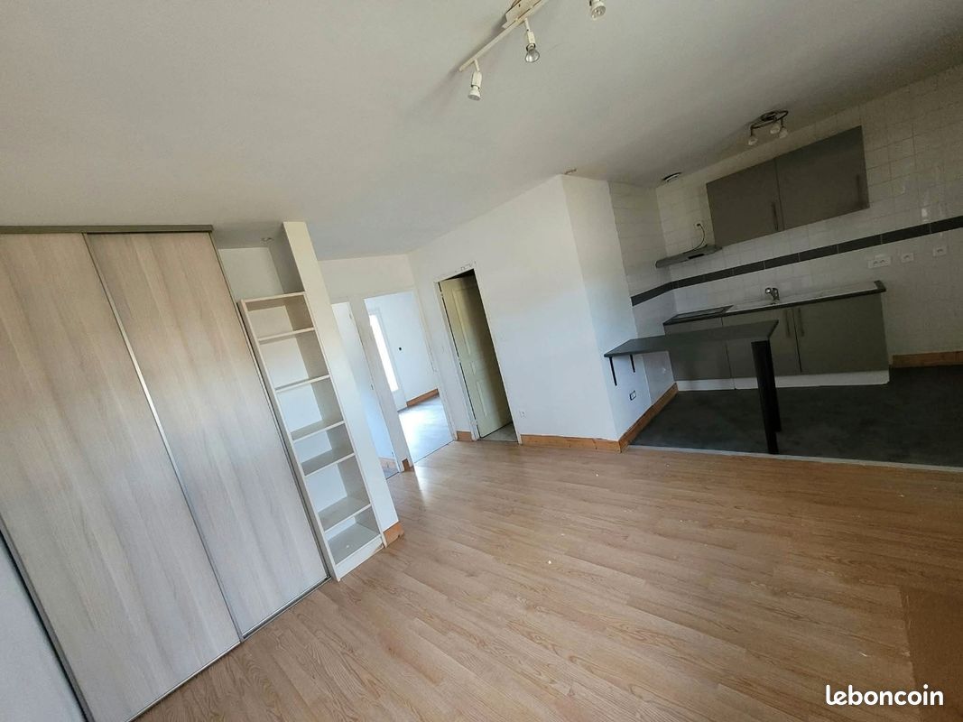 Maison 3 pièces 45 m² · à Saint-Pierre-du-Palais · 45 m² · 600 €/mois