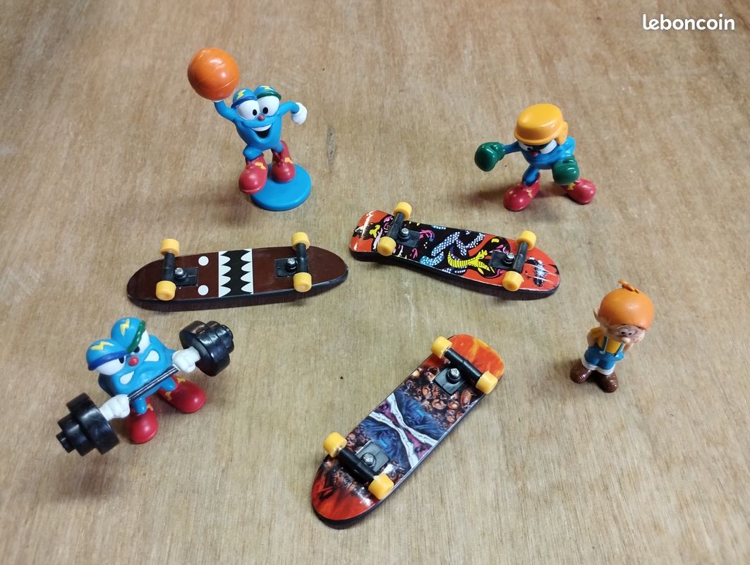 Lot de 3 Fingers Skates avec petits personnages rigolos (image 1)