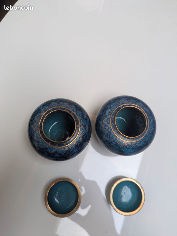 Paire de petits pots cloisonnés chinois anciens bleus (image 2)