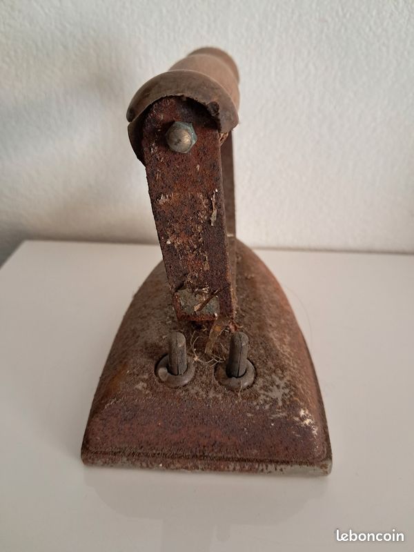 ANCIEN FER À repasser en fonte EUR 20,00 - FR