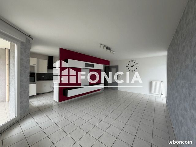 Appartement 3 pièces 68 m² · à Échirolles · 68 m² · 879 €