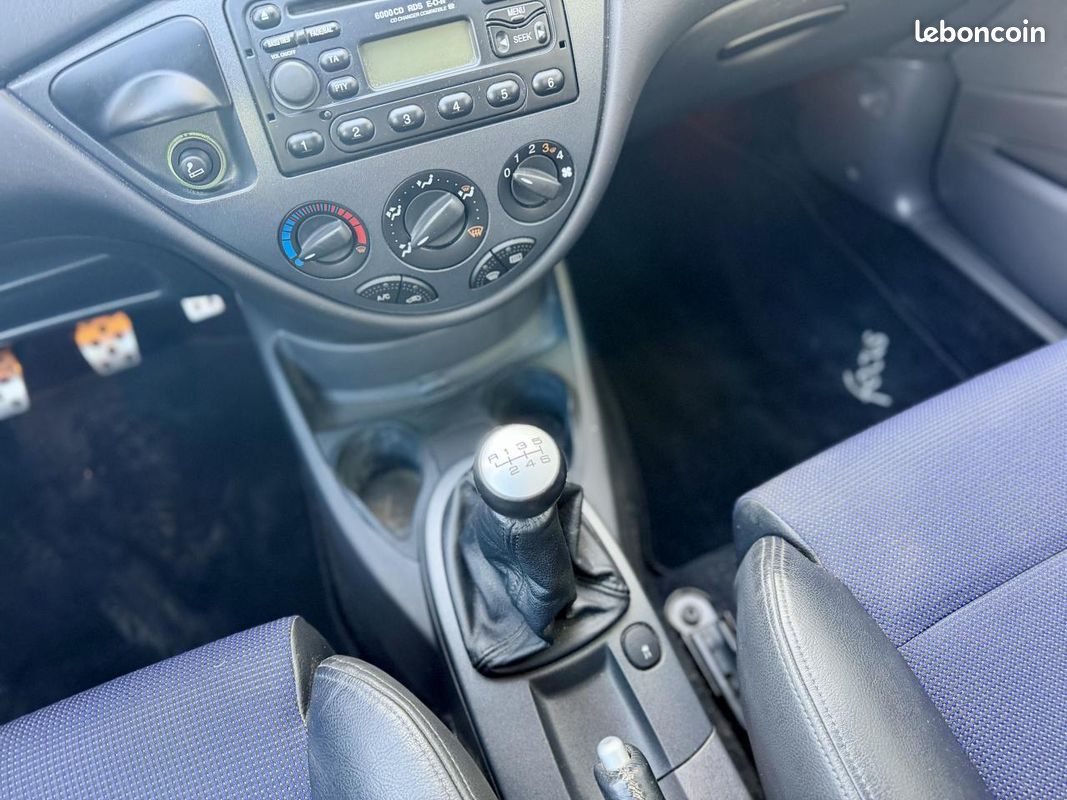 FORD FOCUS ST Coupé 2.0 173Ch - Première main (image 17)