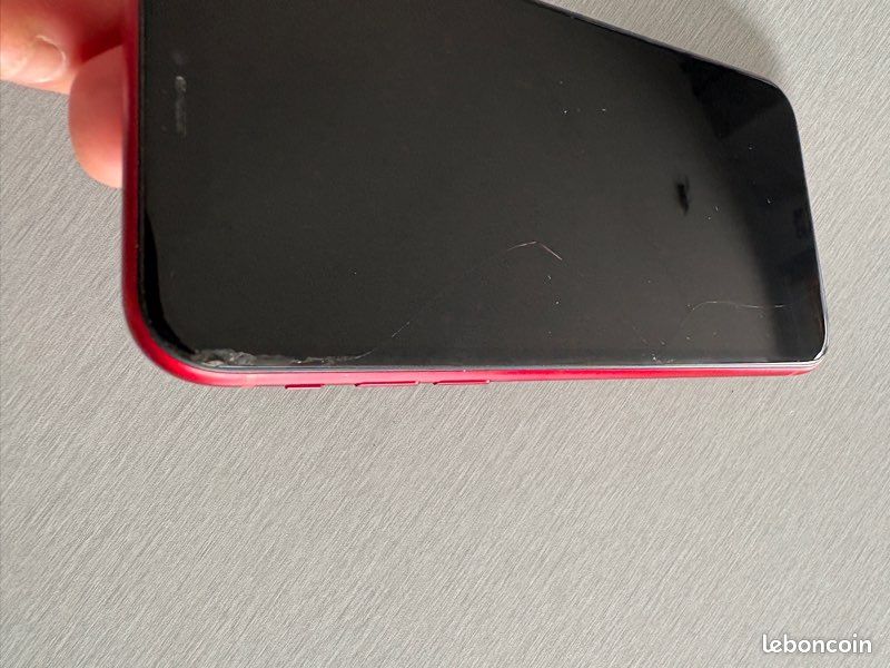 IPhone XR RED 128go écrans cassés (image 2)