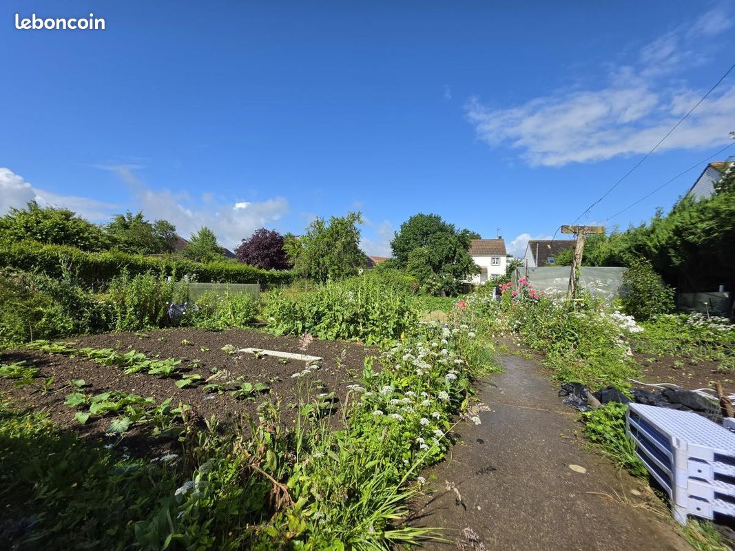 Terrain 320 m² · à Saint-Pol-sur-Ternoise · 320 m² · 42 400 €