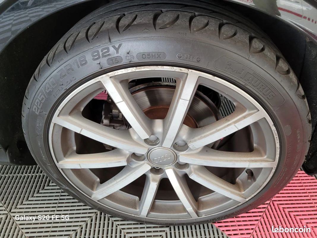 AUDI A3 BERLINE 35 TFSI CoD 150 S tronic 7 Design Luxe + VOLANT SLINE / S-LINE + SIEGES CUIR + ATTELAGE + ENTRETIEN AUDI (image 33)