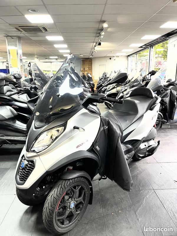 Roues Piaggio Piaggio 500 Hpe Piaggio MP3 500 2022 Megabikes For