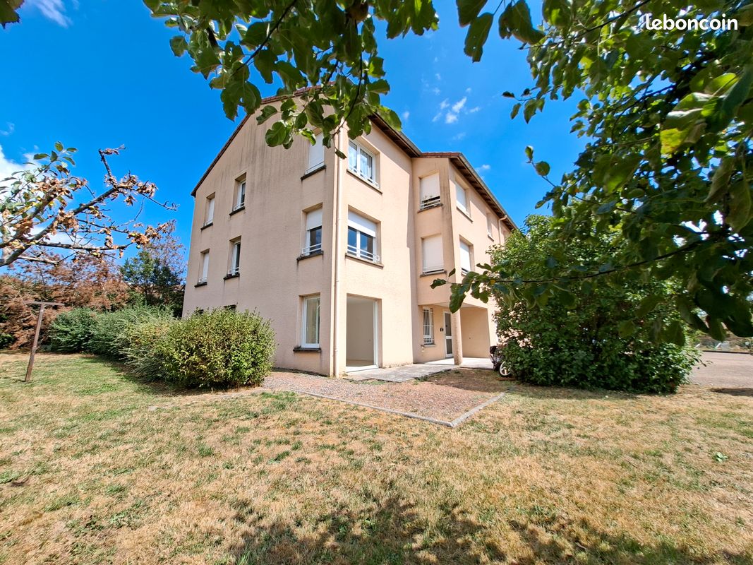 Appartement 2 pièces 51 m² · à Cremeaux · 51 m² · 521 €/mois
