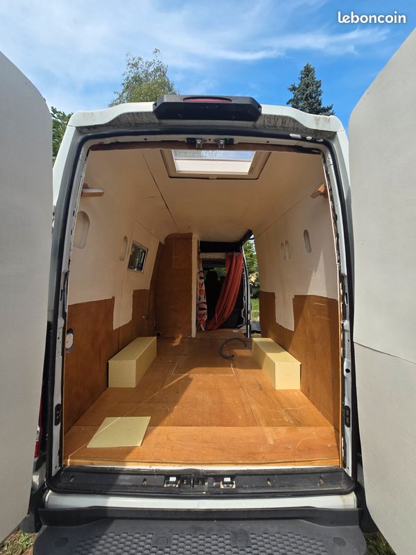Iveco Daily L2H2 2018 - 153 500 km - boîte auto (image 2)