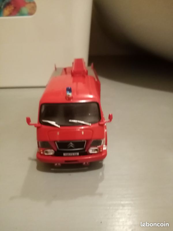Camion pompiers citroen doubles cabines 1/43 hachette (image 3)