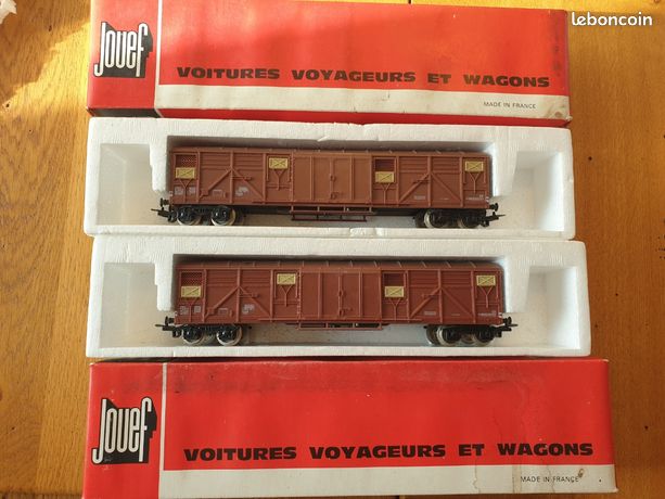 Wagon couvert à bogies JOUEF - Modélisme