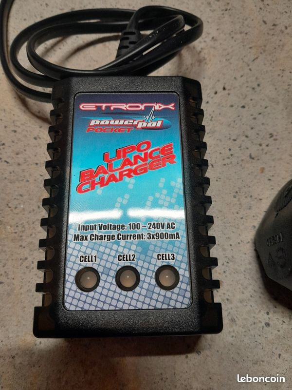 JAMARA Chargeur LiPo 20 2S/3S - Intégré équilibrage - 1,6A - 100-240V - Pour Batteries 7,4V Et 11,1V
