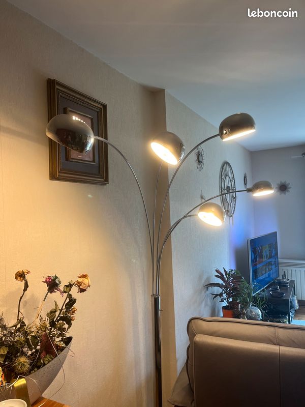 À vendre lampadaire 5 ampoules led, état neuf (image 2)