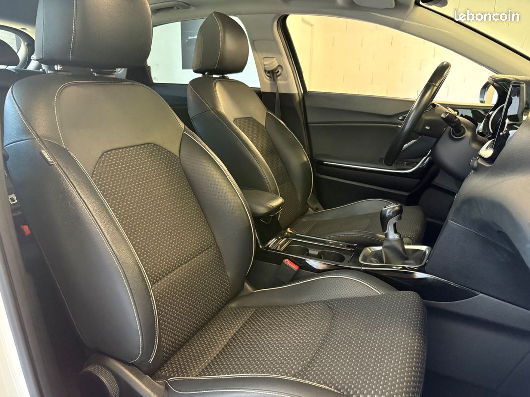 KIA CEED GT-Line 126cv - TOIT OUVRANT/APPLE CARPLAY/CAMÉRA DE RECUL/RADARS/JANTES 17" (image 12)