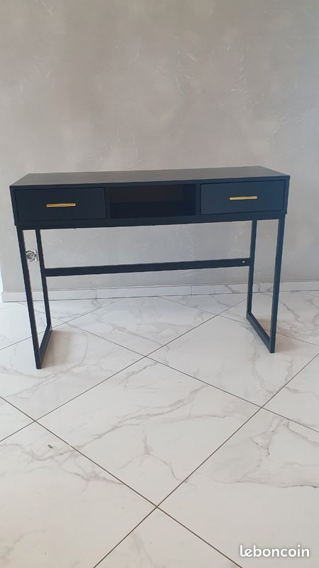 Console (image 1)