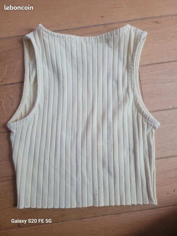 Crop top (image 2)