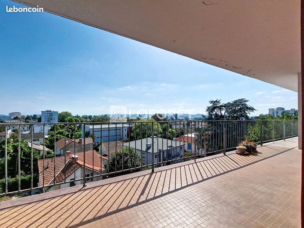 Appartement 5 pièces 104 m² · à Billère · 104 m² · 218 000 €