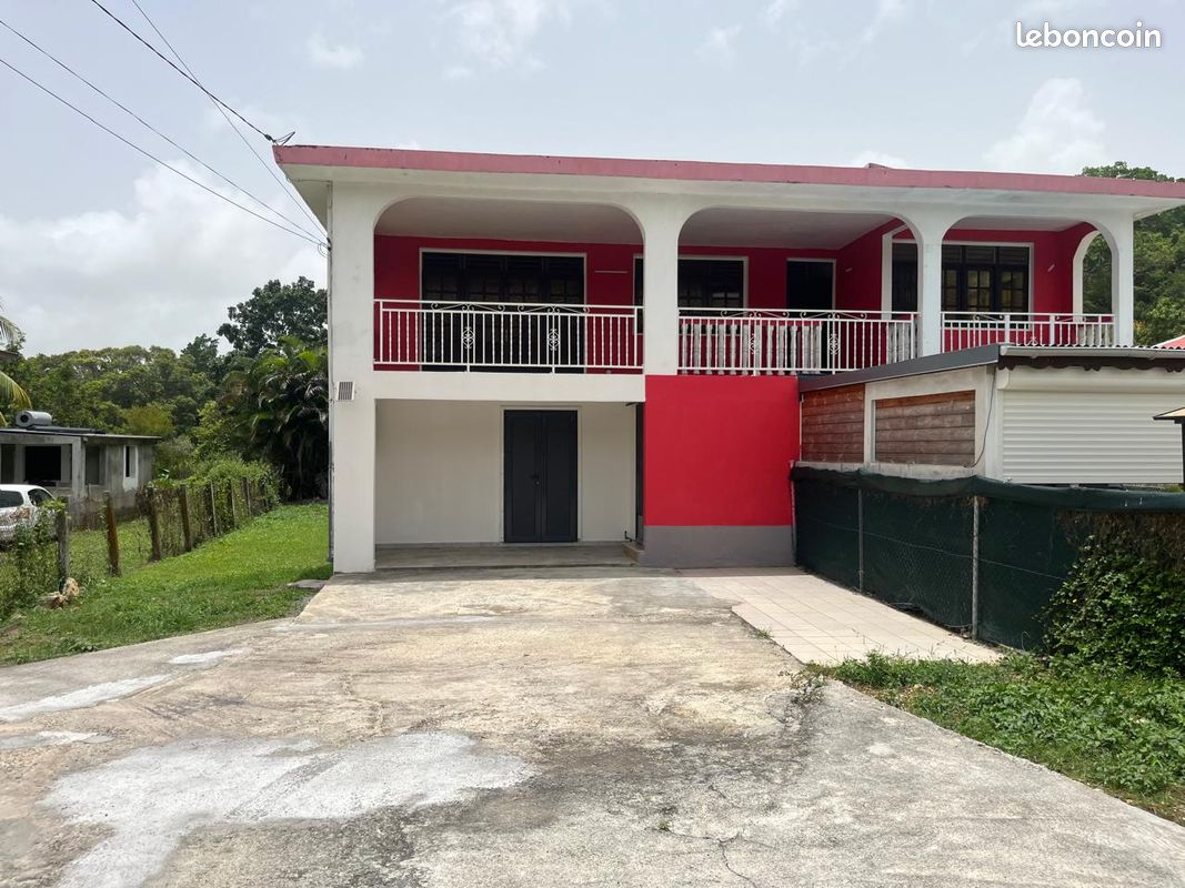 Maison 4 pièces 100 m² · à Les Abymes · 100 m² · 850 €/mois