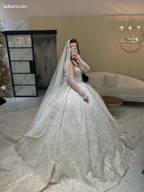 Robe Dentelle Noire LMV Taille 42 Modèle Sofia - Robe Sans Manches Genoux, Neuve Avec Petits Défauts