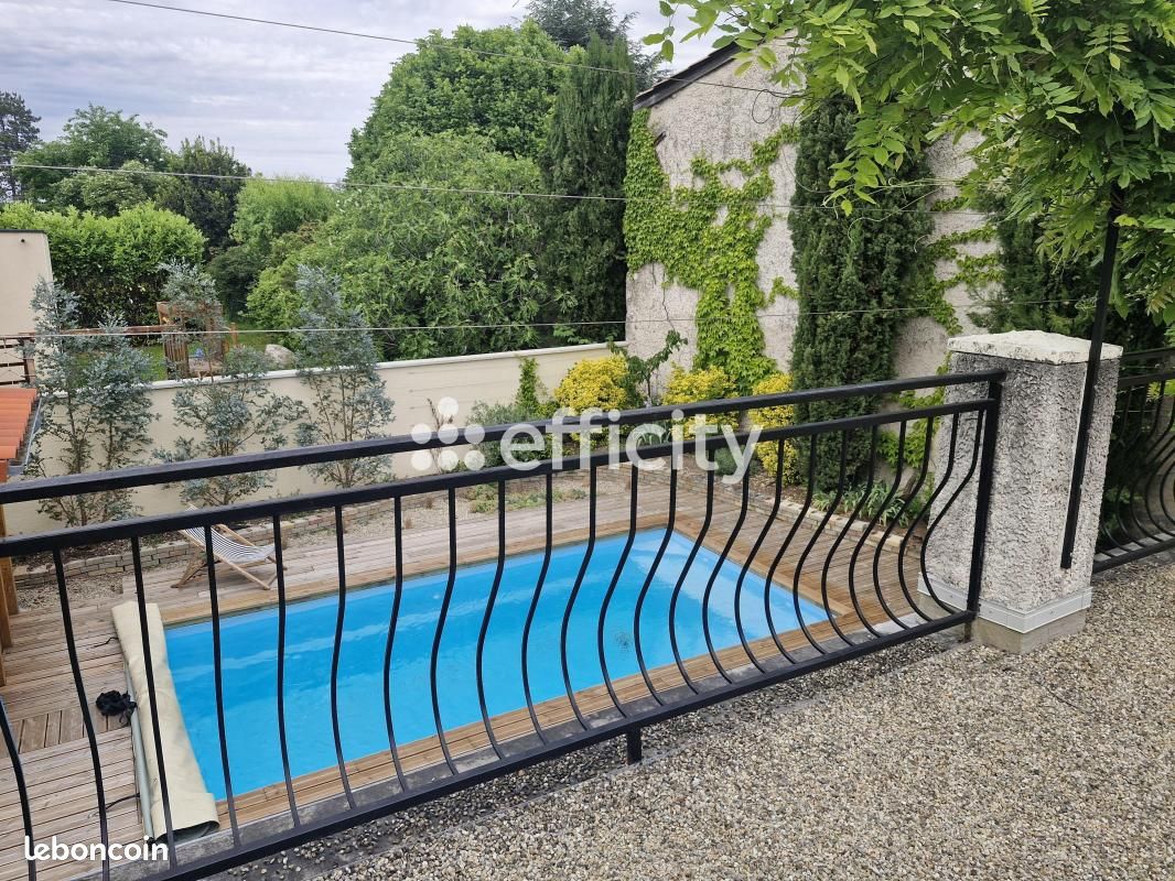 Maison 9 pièces 374 m² · à Millery · 374 m² · 695 000 €