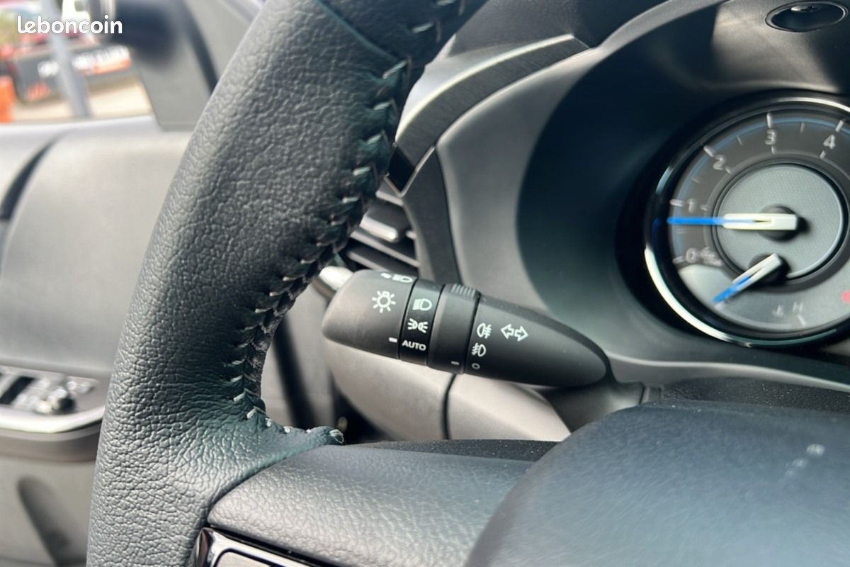 Toyota Hilux 2.8 204 BVA INVINCIBLE 4PL (image 8)