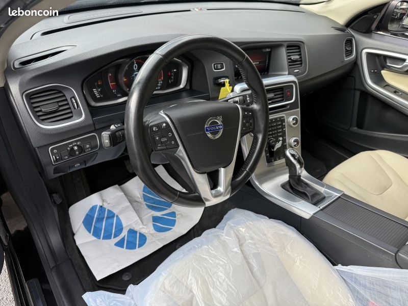 Volvo S60 D3 150CH KINETIC BUSINESS GEARTRONIC (image 18)