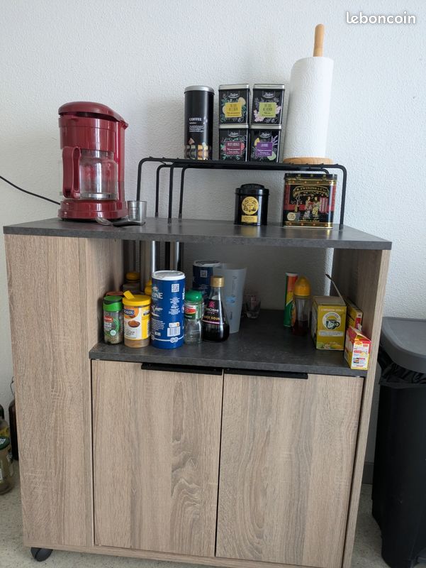 Buffet en bois (image 1)