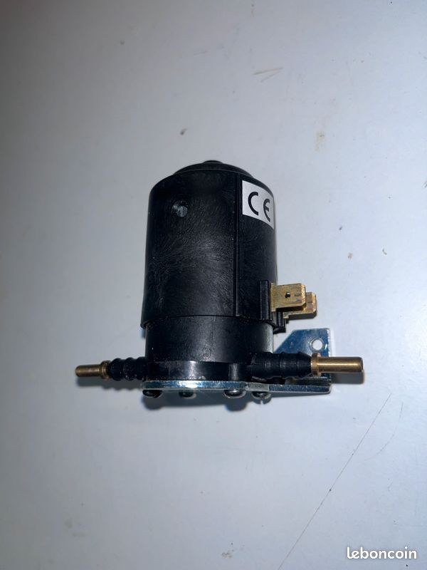 Pompe Kavan carburant méthanol ou essence. Modelisme (image 2)