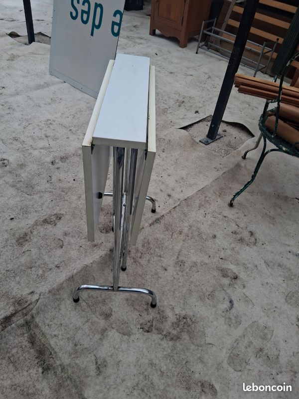 Petite table pliante (image 1)