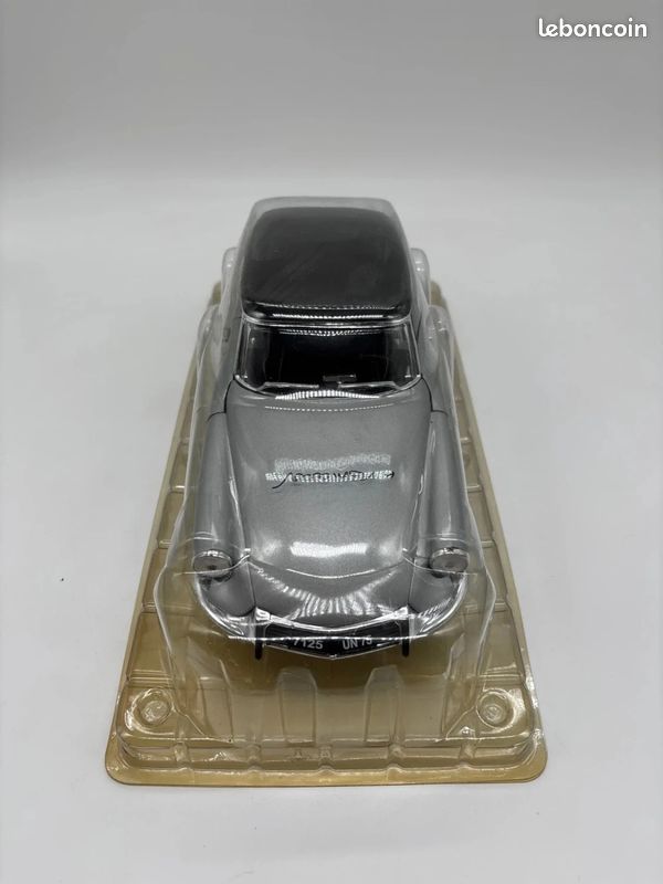 Citroën DS 19 noire (collection voiture de chefs d'état