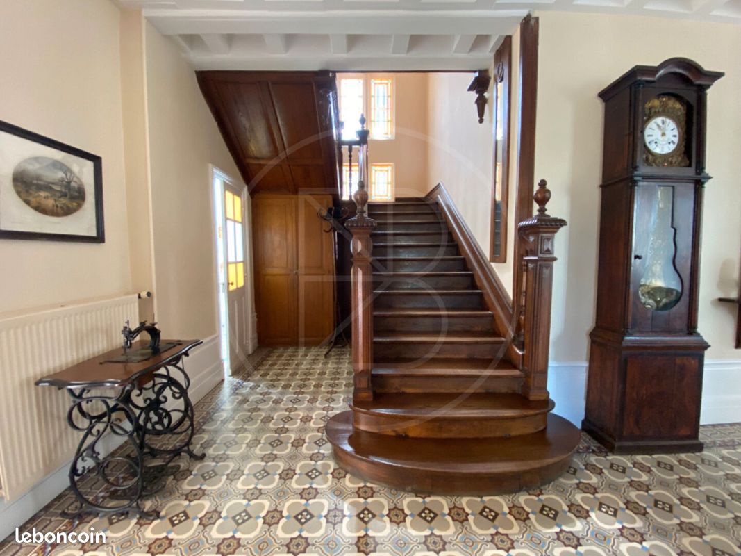 Propriété 14 pièces 375 m² (image 4)