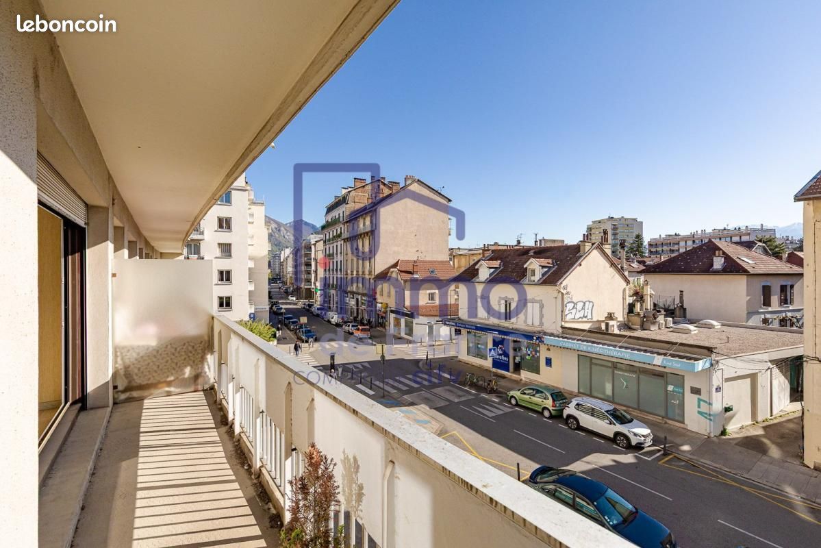 Appartement 3 pièces 80 m² · à Grenoble · 80 m² · 160 000 €