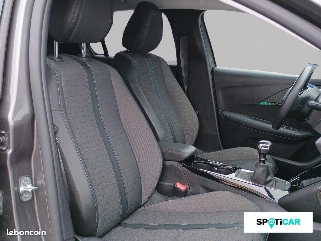 Peugeot 208 PureTech 100 S&S BVM6 Allure (image 9)