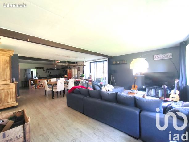 Maison 9 pièces 326 m²