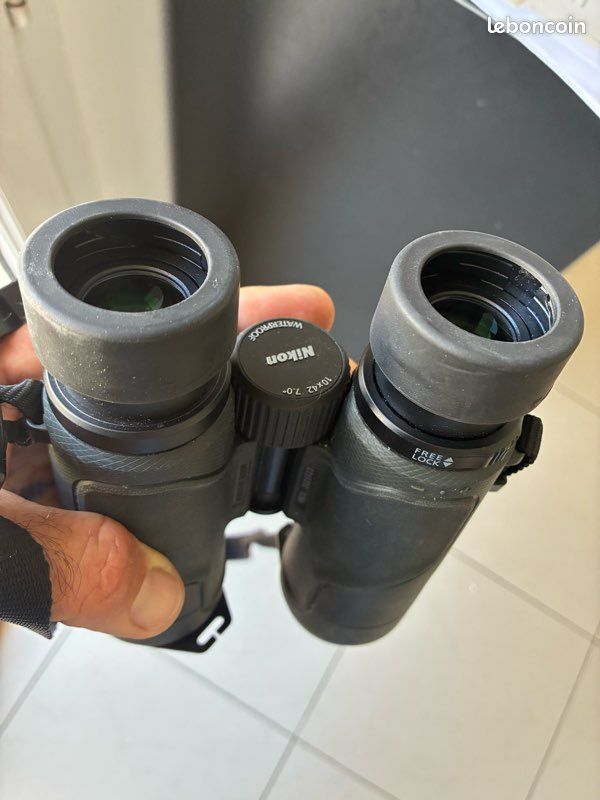 Jumelles Nikon PROSTAFF P7 10x42 (image 1)