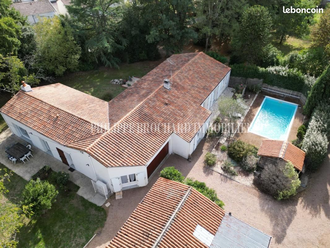Maison 9 pièces 181 m² · à La Roche-sur-Yon · 181 m² · 472 000 €