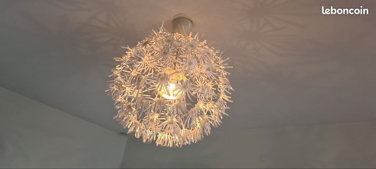 Lustre plafonnier fleur Ikea (image 1)