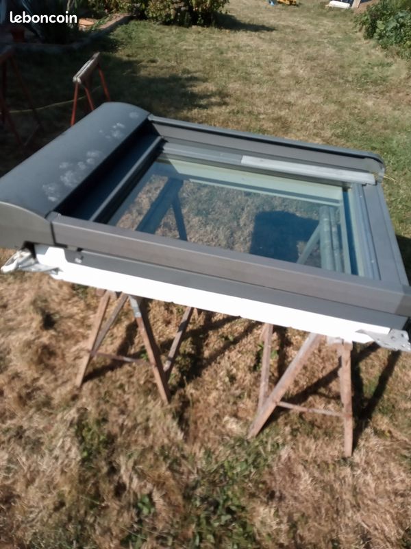 Velux Everfinish MK04 78*98 avec volet roulant électrique (image 1)