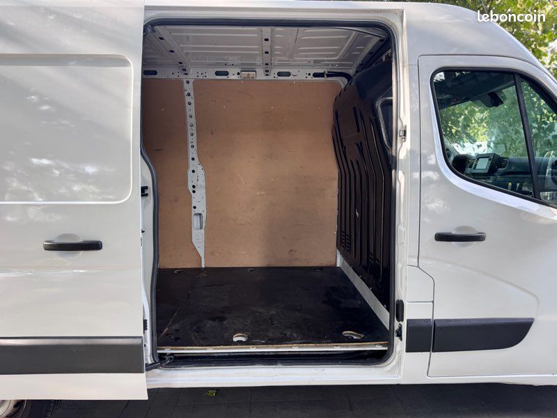 Renault Master 2,3 dci 135 ch l2h2 blue dci grand confort fourgon 2022 – photo 12