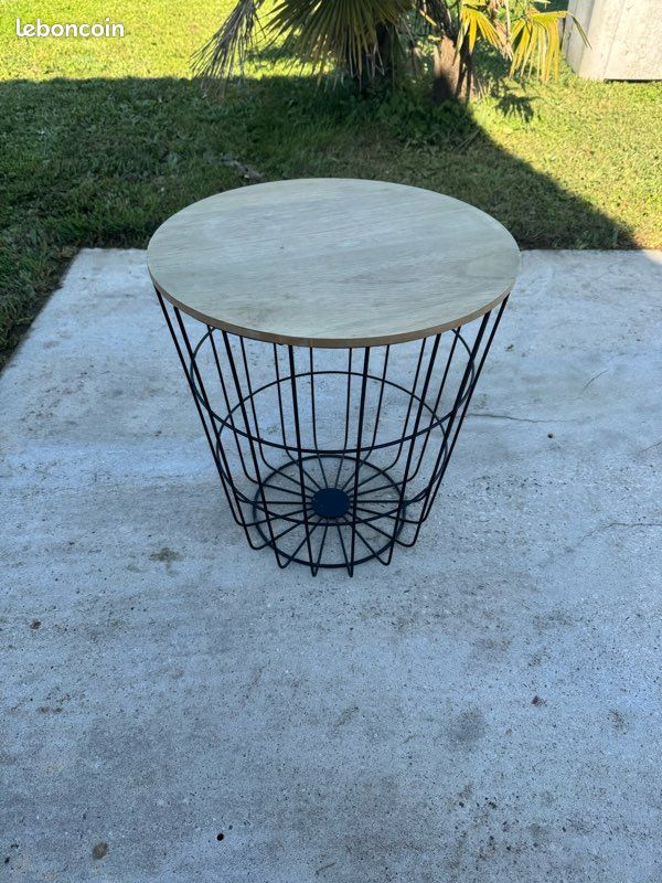 Table d’appoint ronde (image 1)