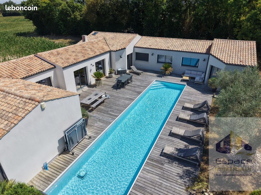 Maison 7 pièces 214 m² · à Aigrefeuille-d'Aunis · 214 m² · 549 500 €