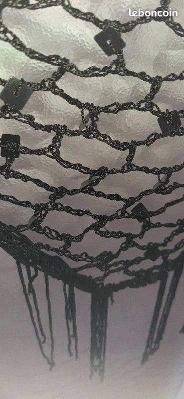Etole noire triangulaire pour accessoiriser (image 1)